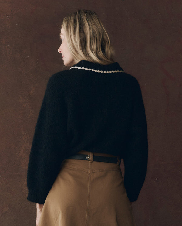 The Crochet Collar Pullover - Blk