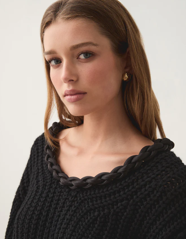 Entwined Oversized Knit- Black