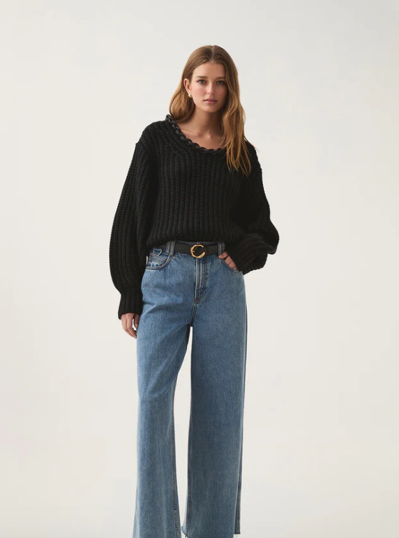 Entwined Oversized Knit- Black